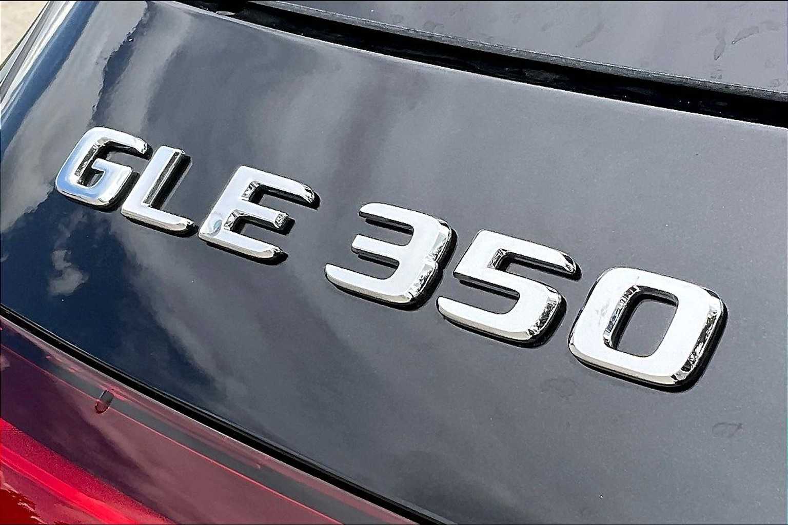 2025 Mercedes Benz GLE 350 4MATIC photo 4