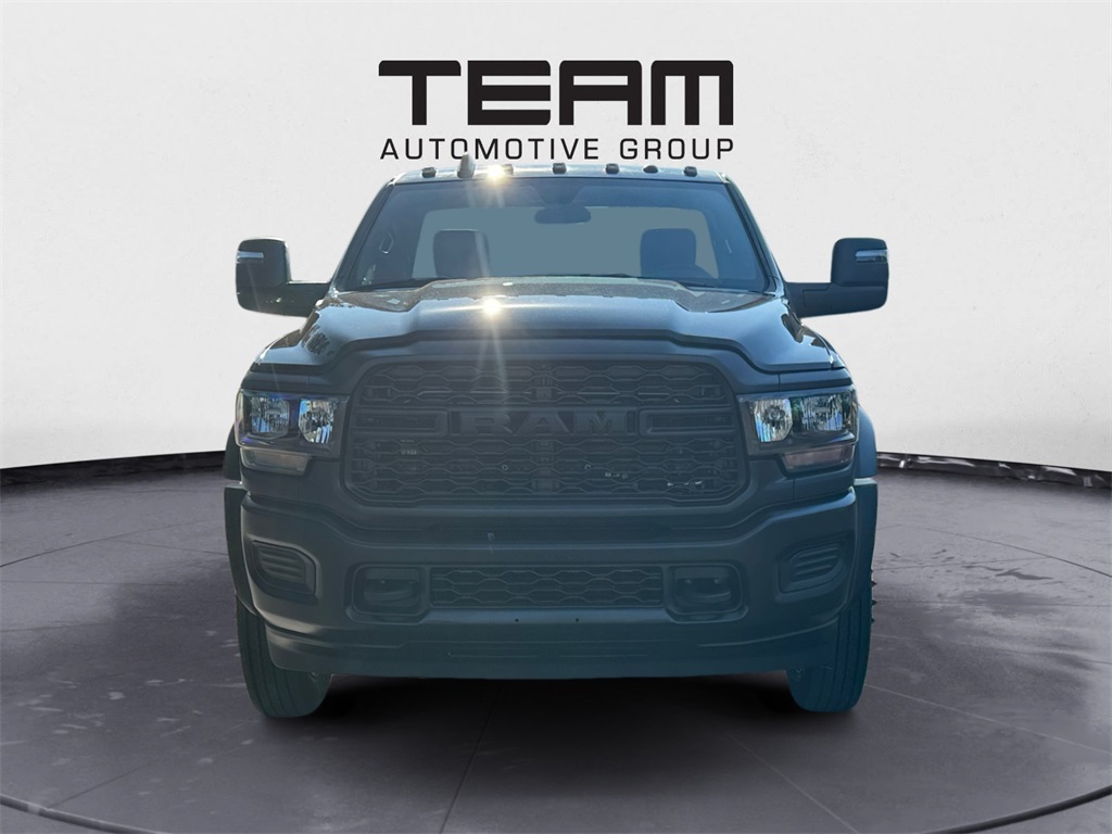 2024 Ram 5500 Tradesman photo 2