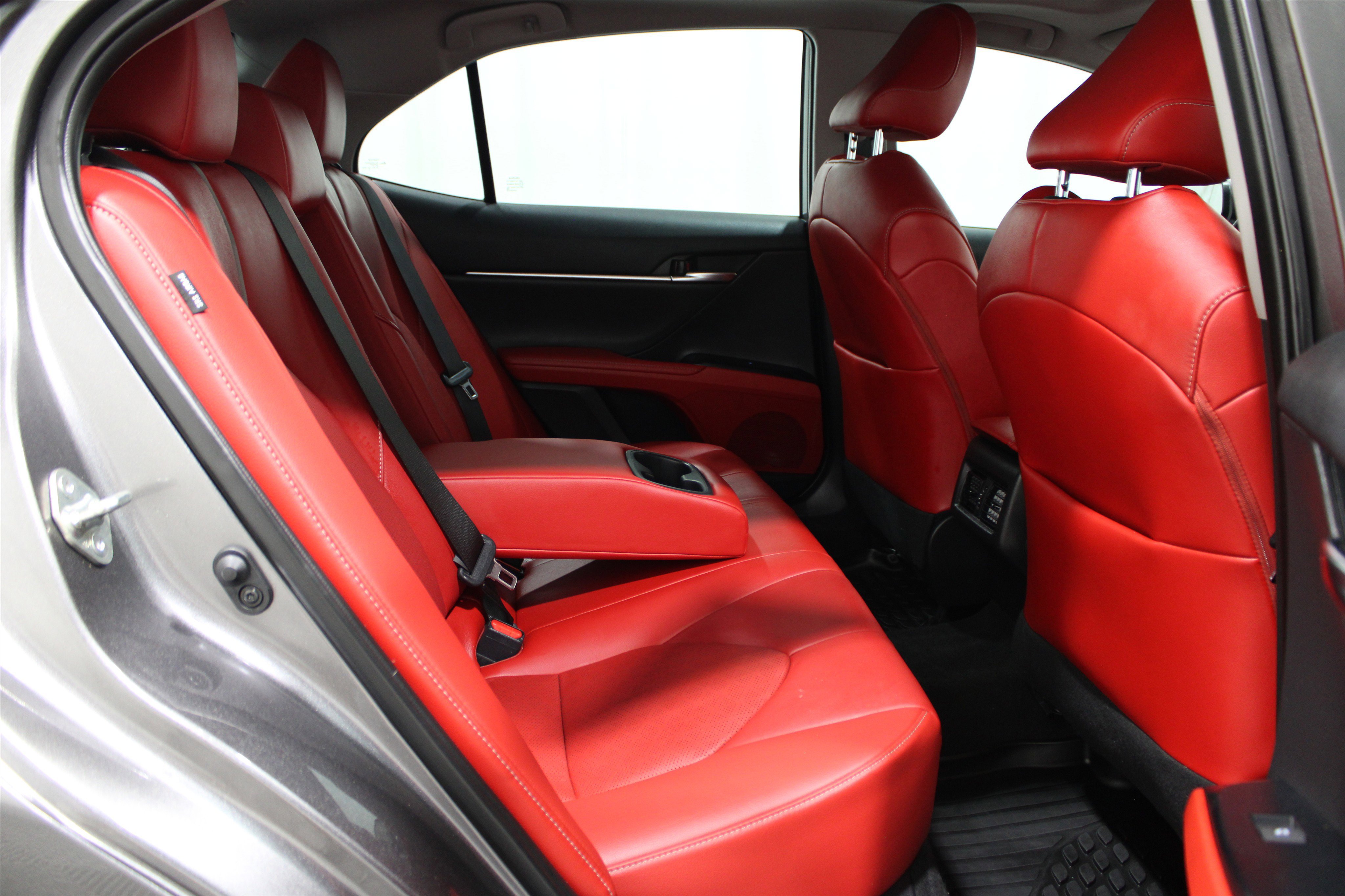 2020 Toyota Camry XSE photo 12