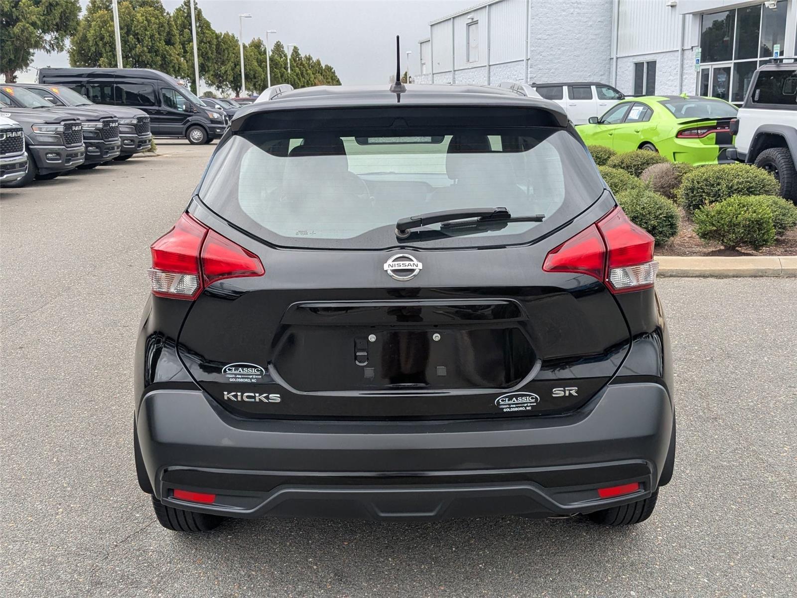 2019 Nissan Kicks SR photo 6