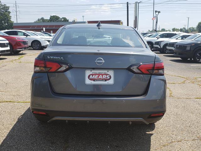 2025 Nissan Versa 1.6 SV photo 4