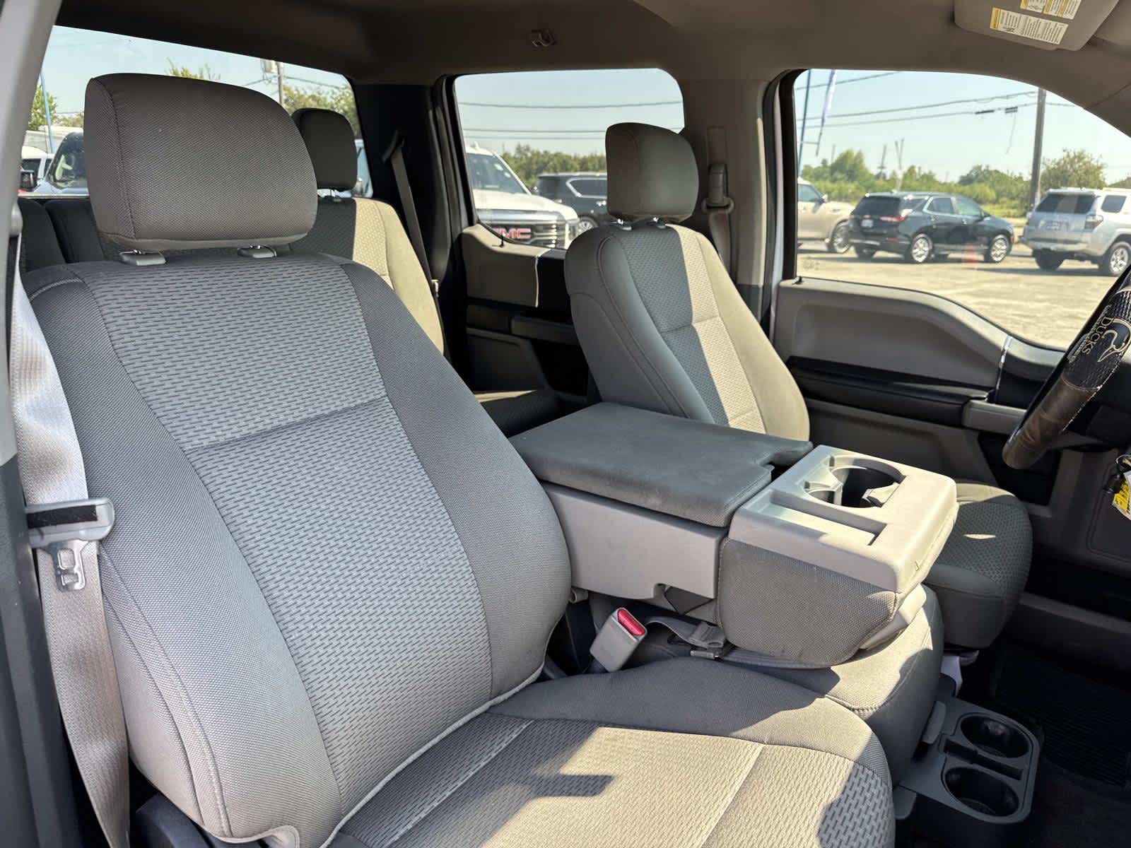 2015 Ford F-150 XLT photo 23