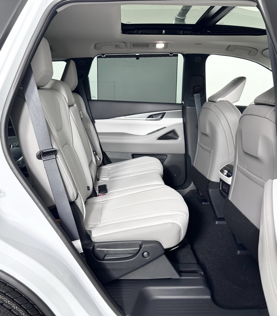2026 Infiniti QX60 Luxe photo 21