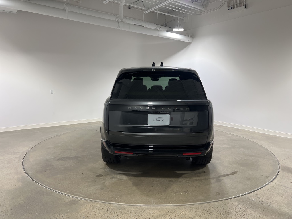 2025 Land Rover Range Rover SE photo 4