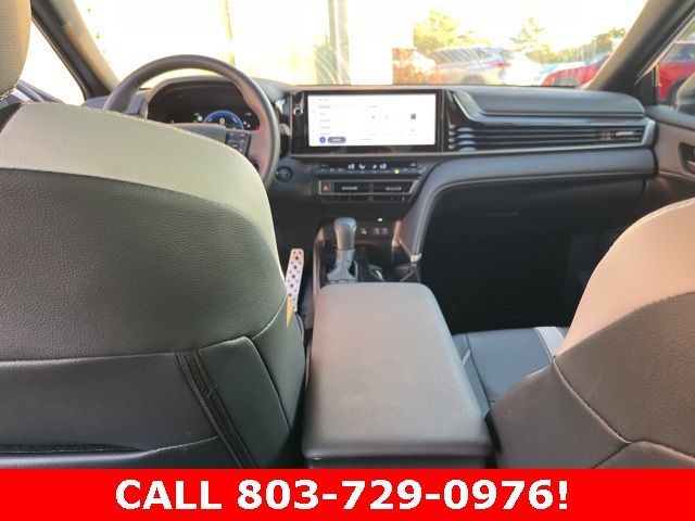 2025 Toyota Camry SE photo 17