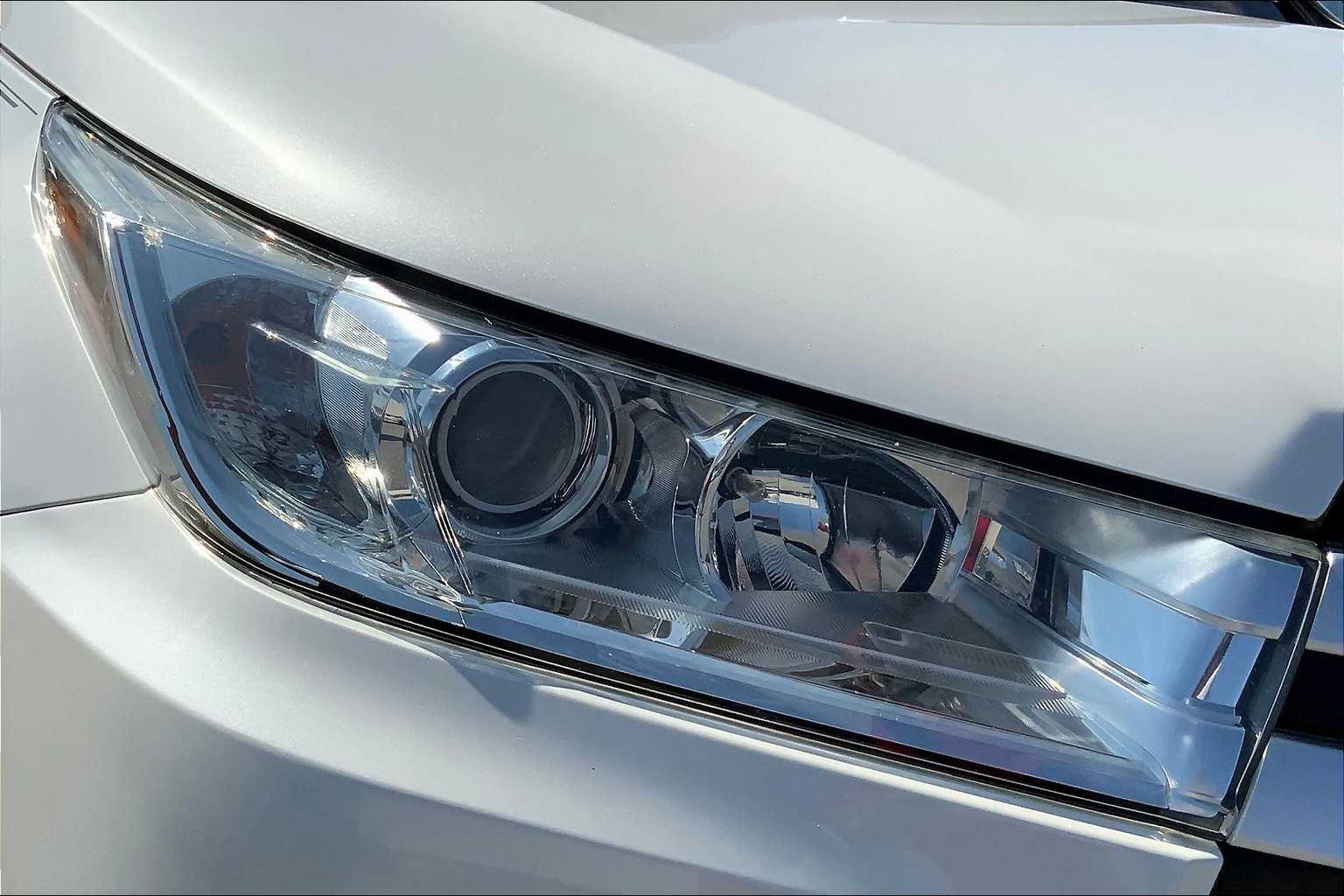 2019 Toyota Highlander XLE photo 22