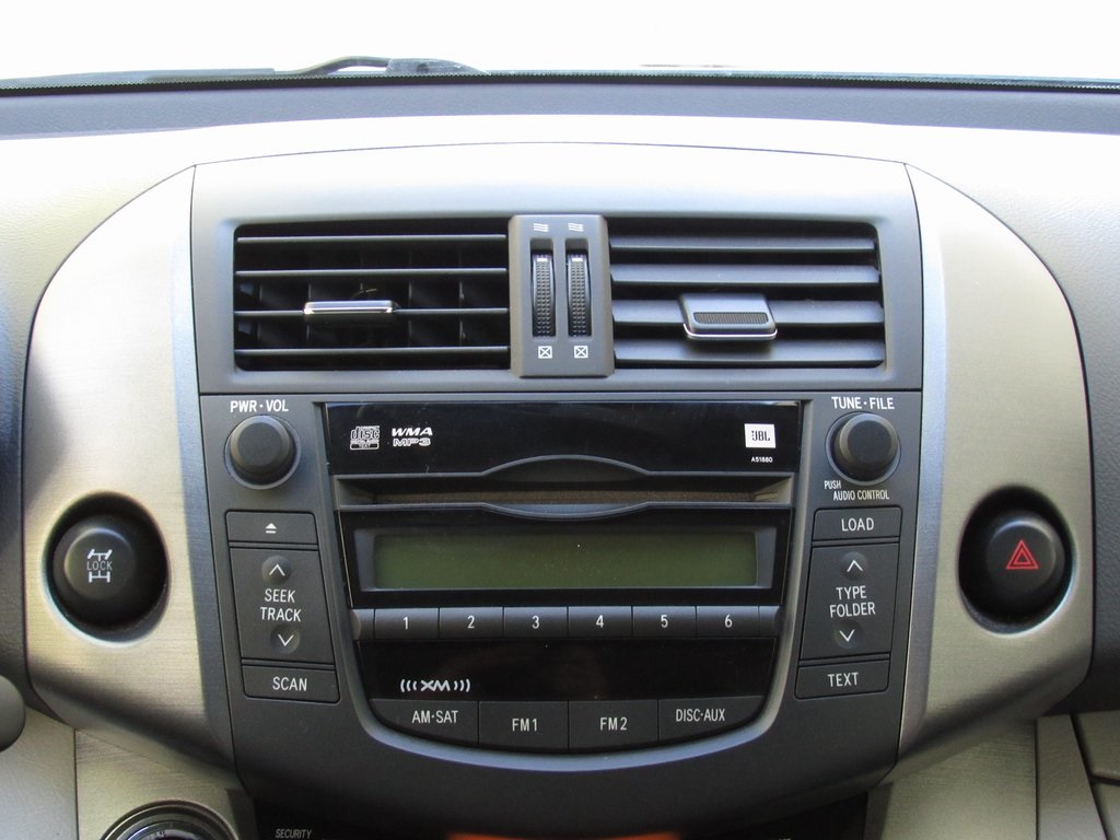 2011 Toyota RAV4 LE photo 28