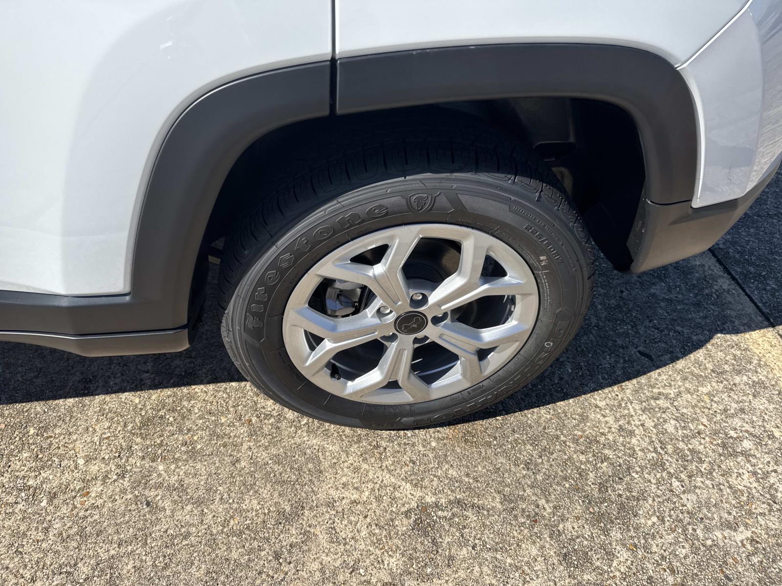 2026 Jeep Compass Latitude Altitude photo 3