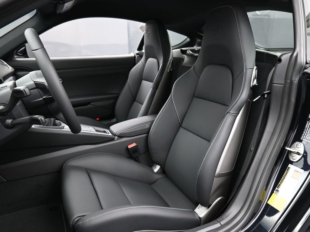 2025 Porsche Cayman photo 4