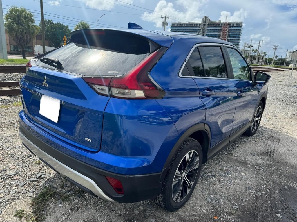 2022 Mitsubishi Eclipse Cross SE photo 4