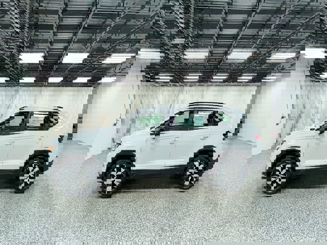 2025 Volkswagen Taos S photo 4