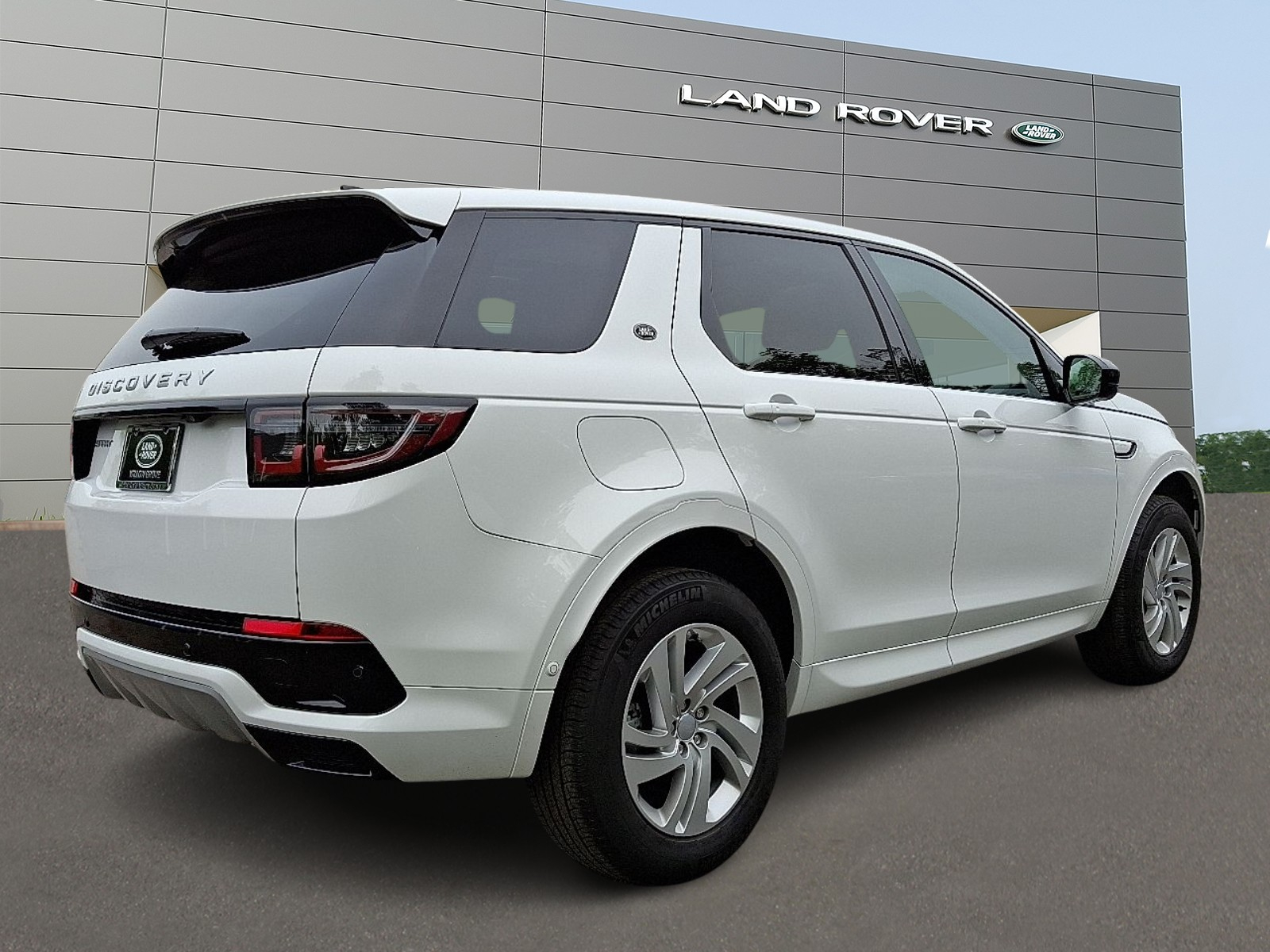 2024 Land Rover Discovery Sport S photo 2