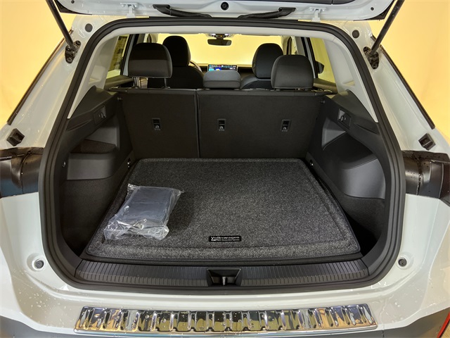 2026 Volkswagen Tiguan S photo 3