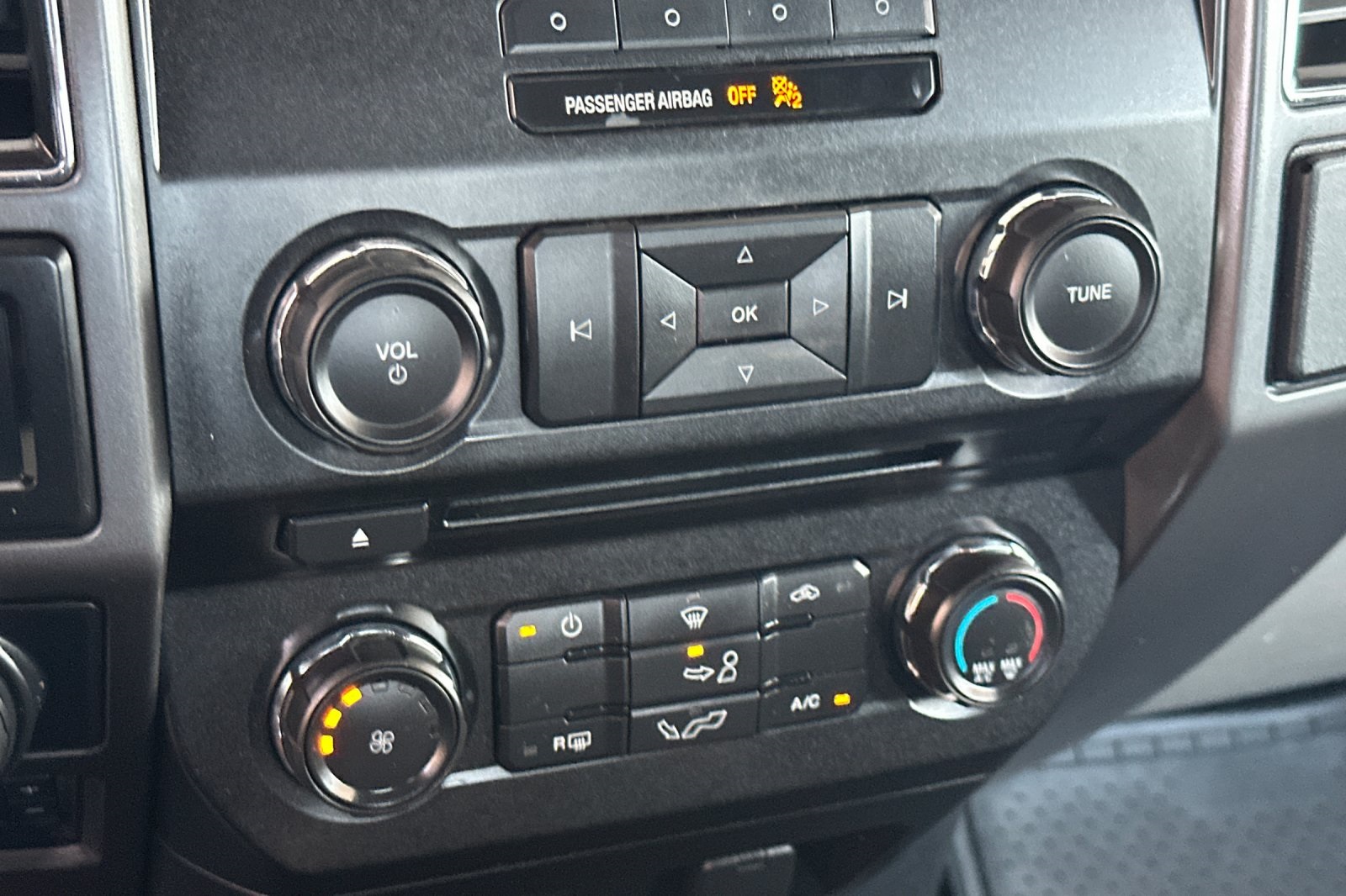 2017 Ford F-150 XLT photo 16