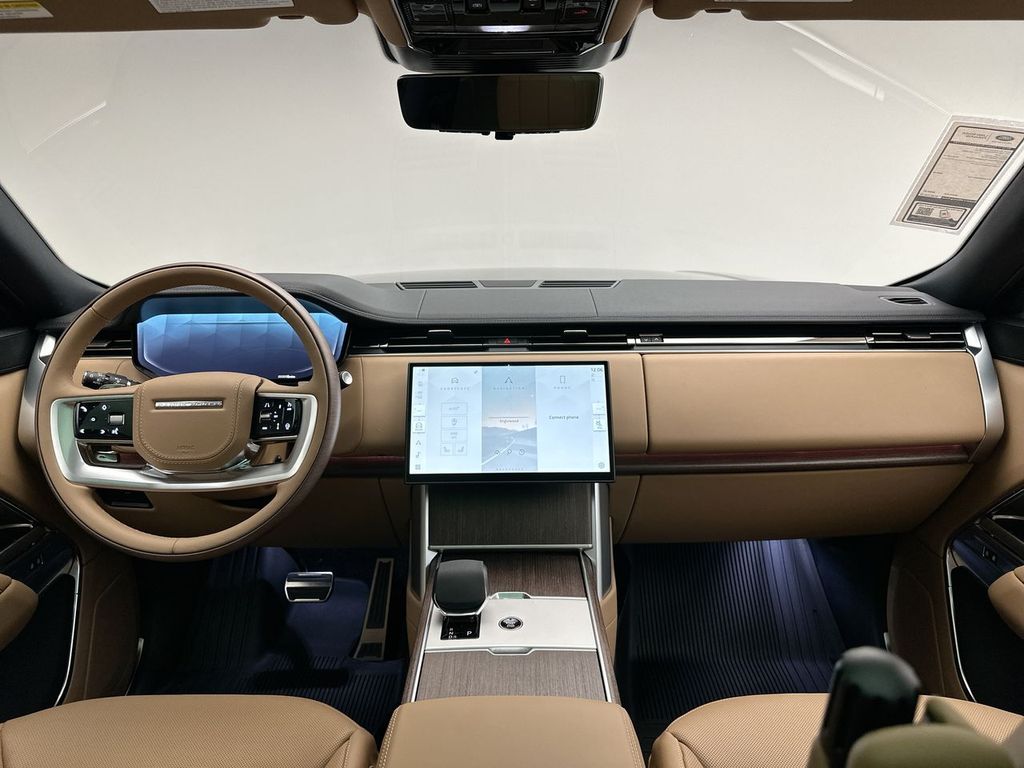 2025 Land Rover Range Rover SE photo 6
