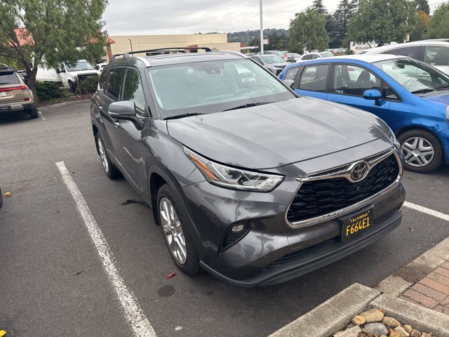 2020 Toyota Highlander Limited's photo