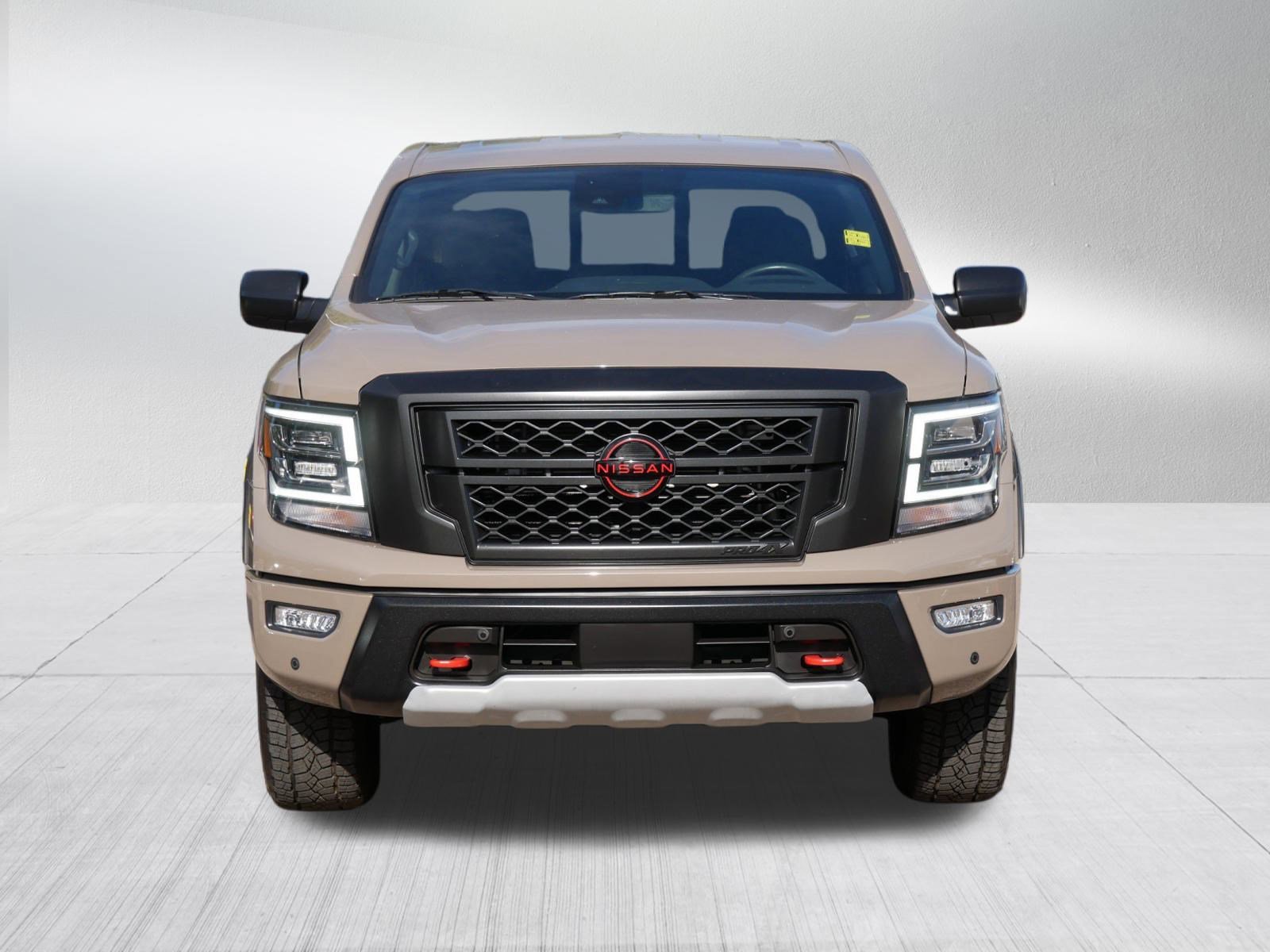 2024 Nissan Titan PRO-4X photo 2