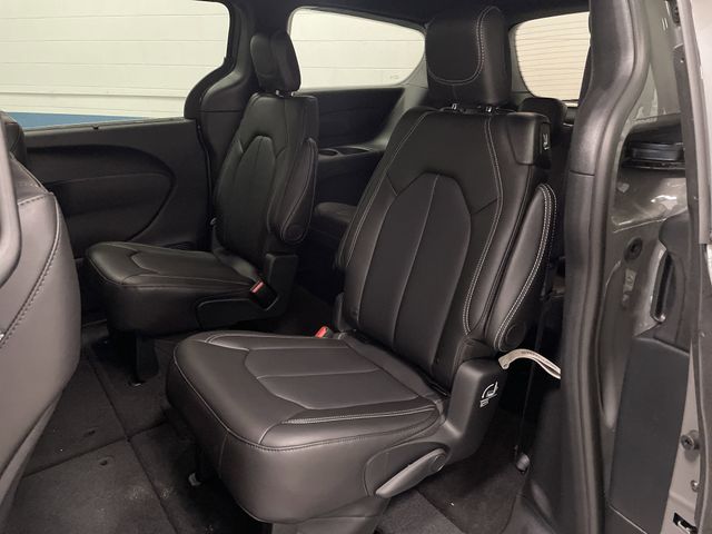 2025 Chrysler Pacifica photo 27