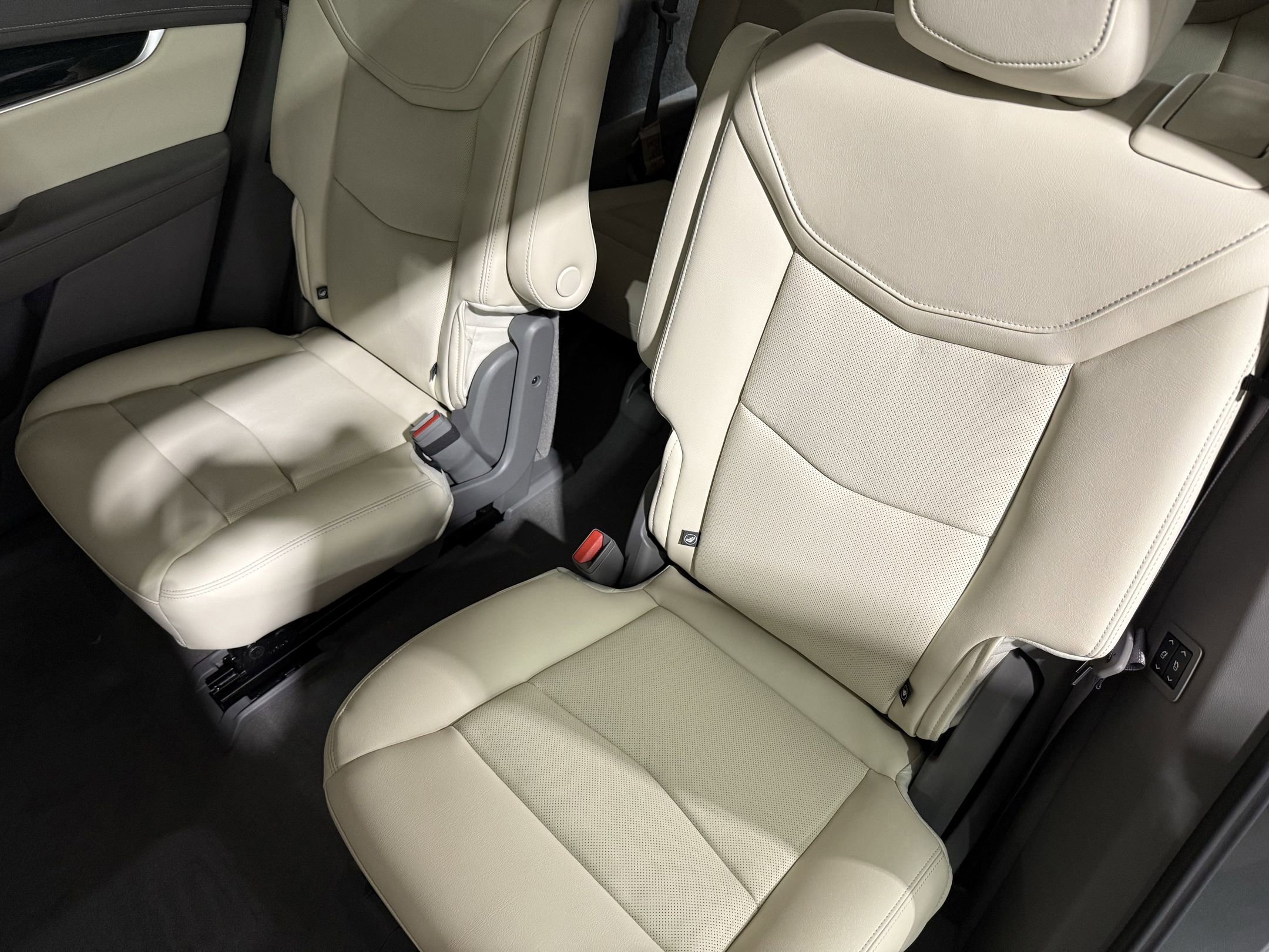 2025 Cadillac XT6 Premium Luxury photo 37