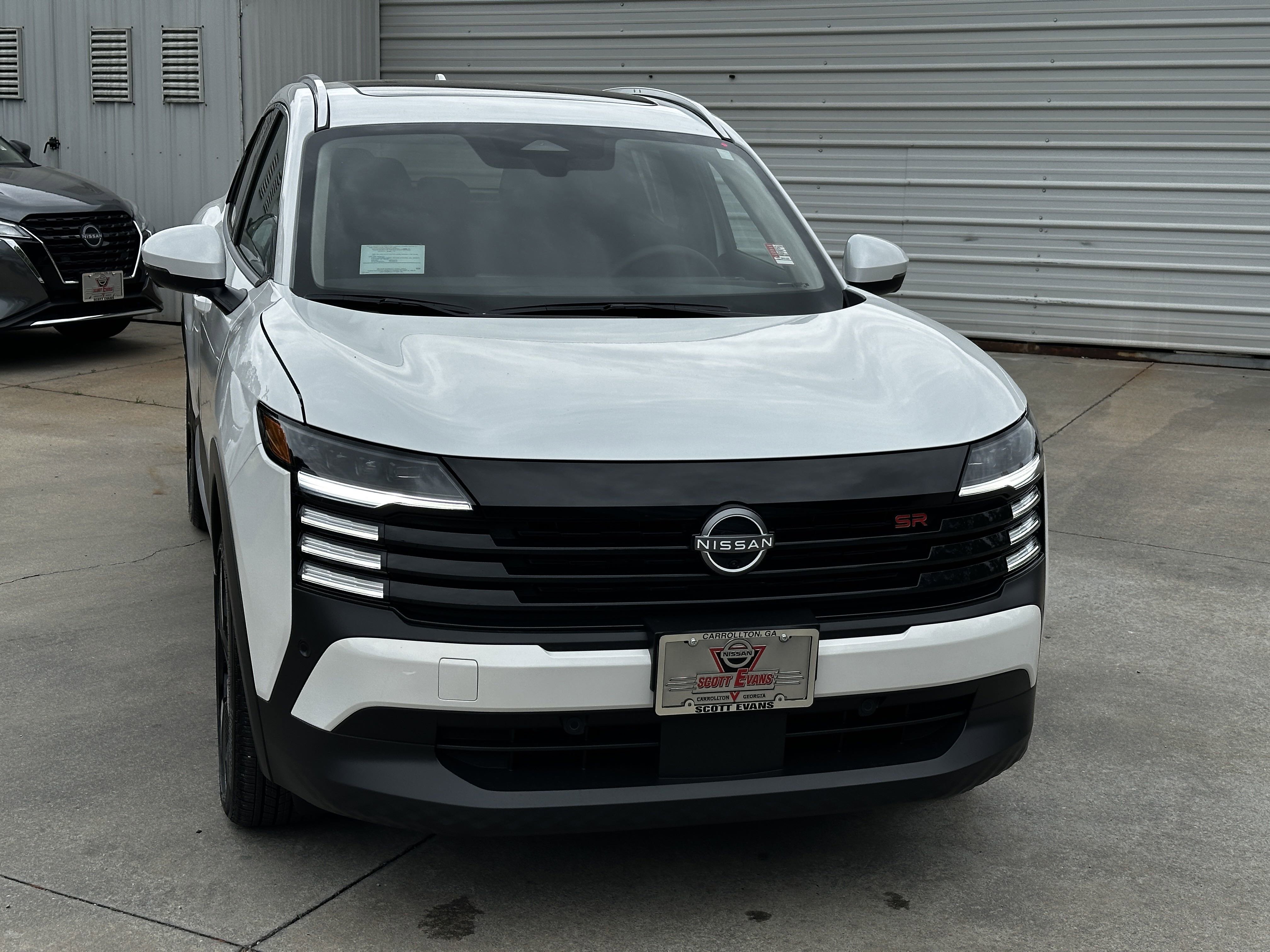 2025 Nissan Kicks SR photo 3