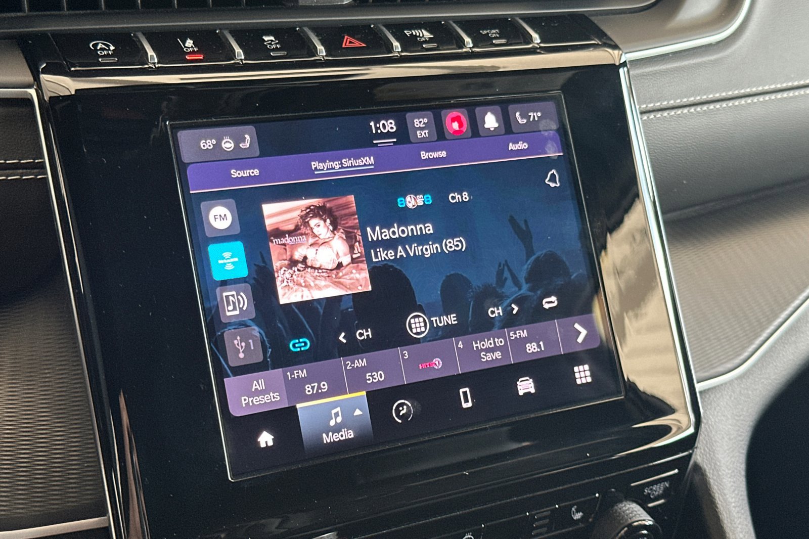 2024 Jeep Grand Cherokee Altitude photo 18