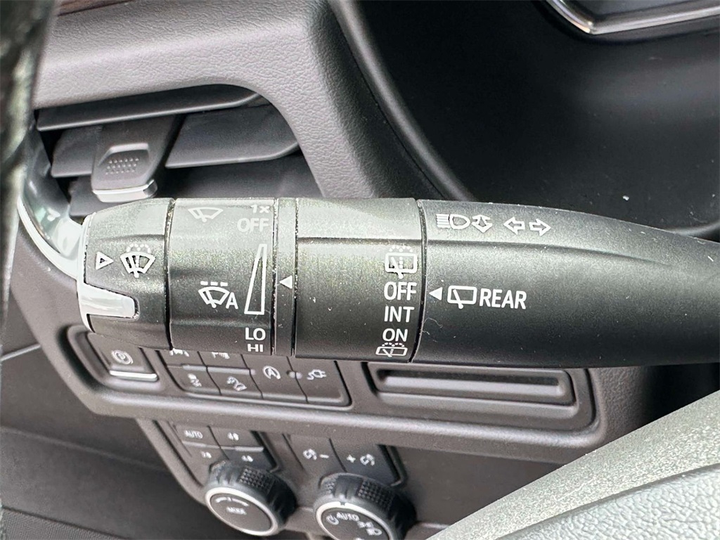 2021 Chevrolet Suburban Z71 photo 22