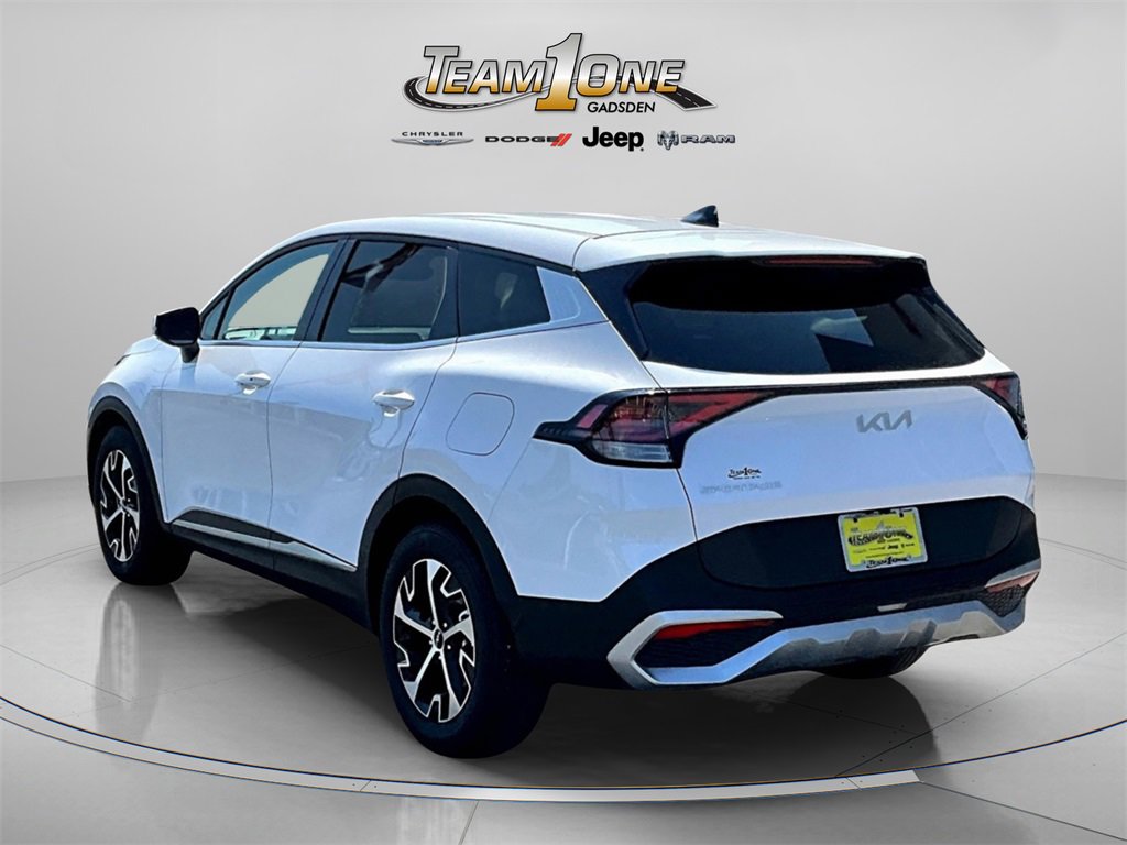 2024 Kia Sportage EX photo 2