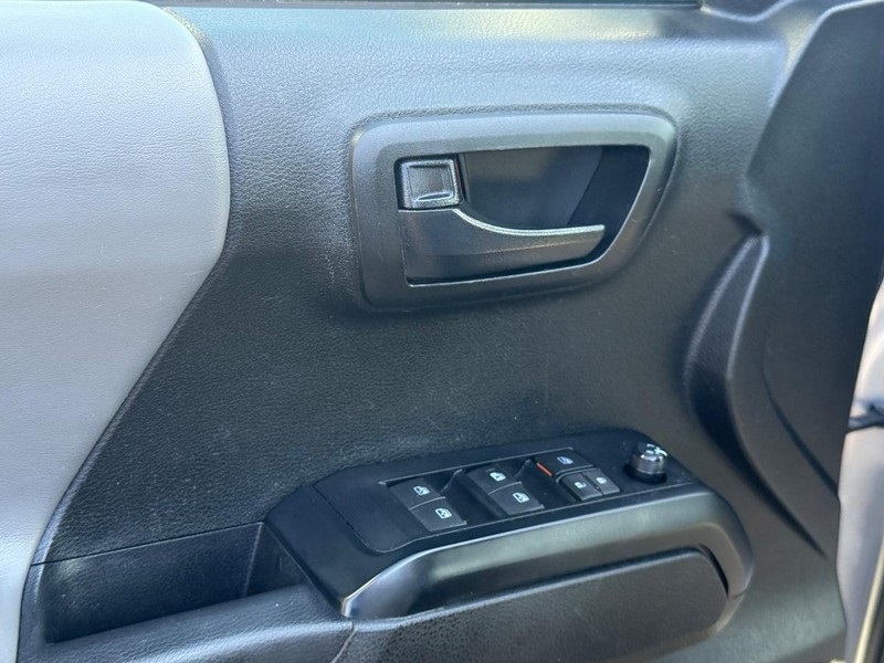 2021 Toyota Tacoma SR photo 16