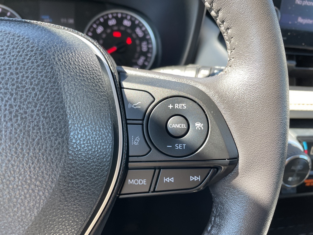 2022 Toyota RAV4 XLE photo 9