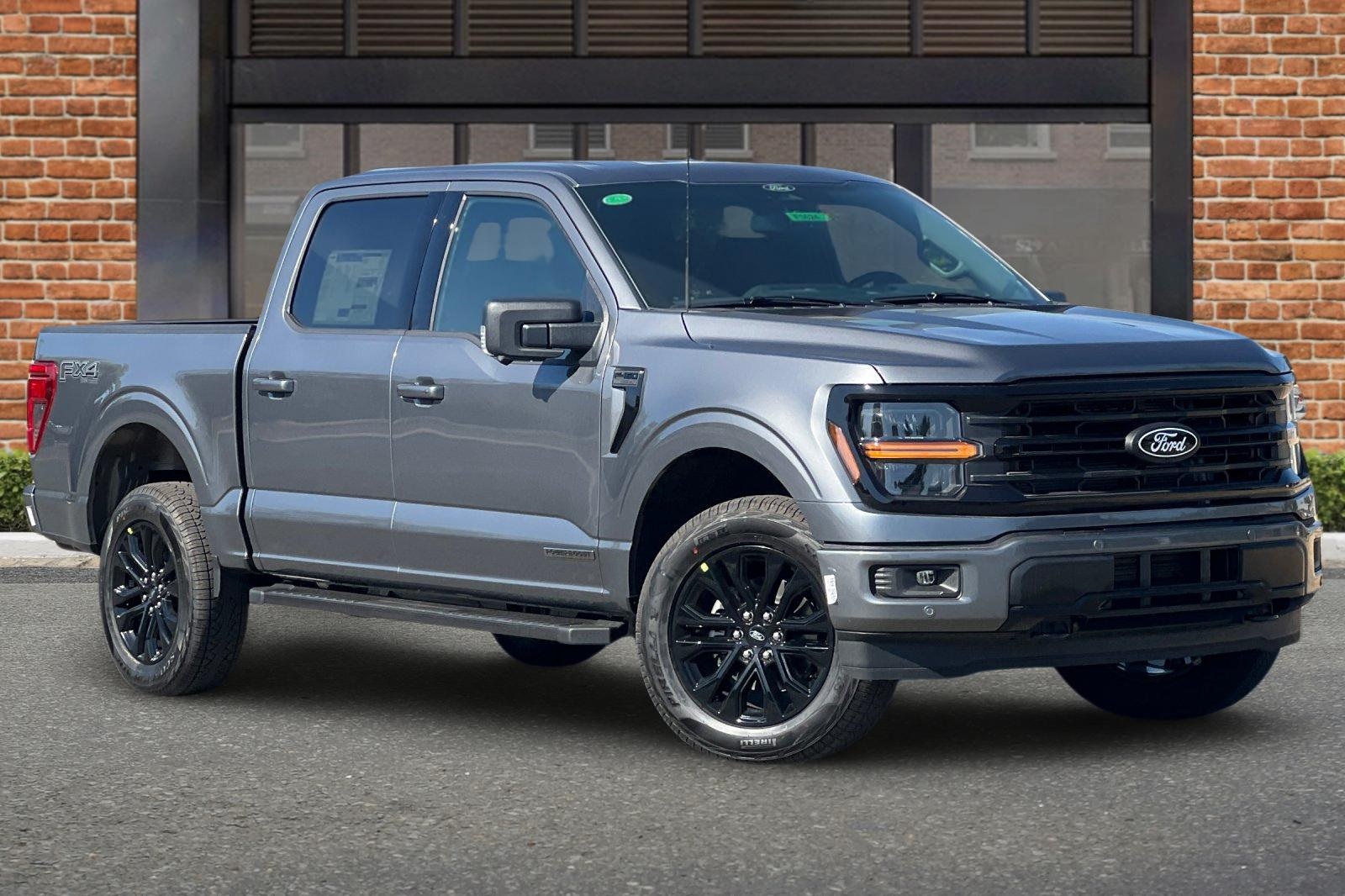 2025 Ford F-150 XLT photo 2