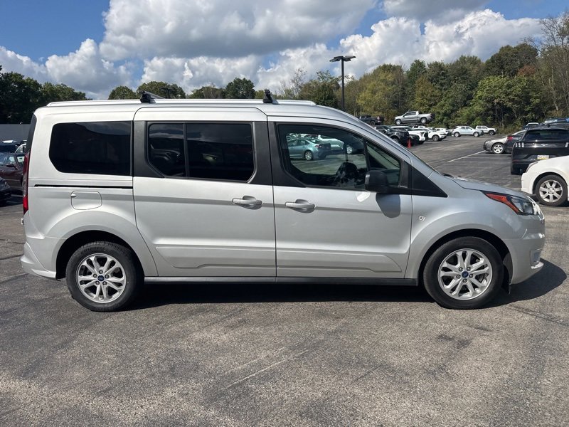2023 Ford Transit Connect XLT Passenger Wagon photo 2