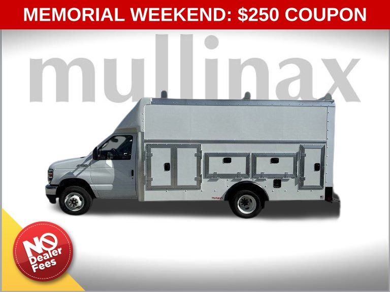 2025 Ford E-450 photo 2