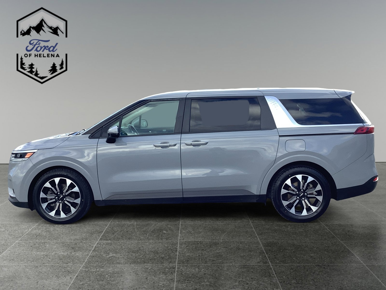 2022 Kia Carnival EX photo 2