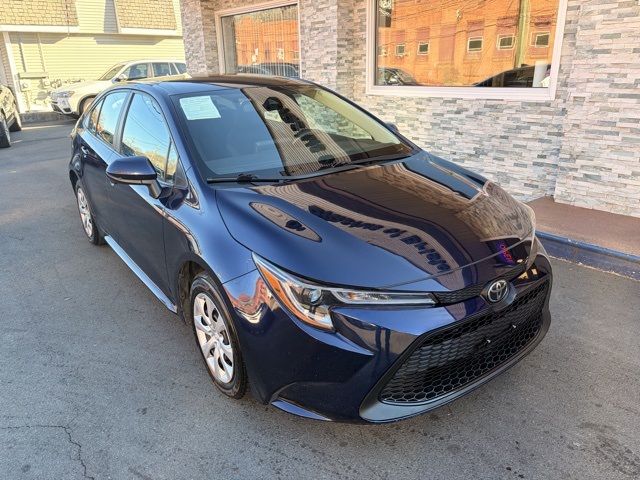 2022 Toyota Corolla LE photo 2