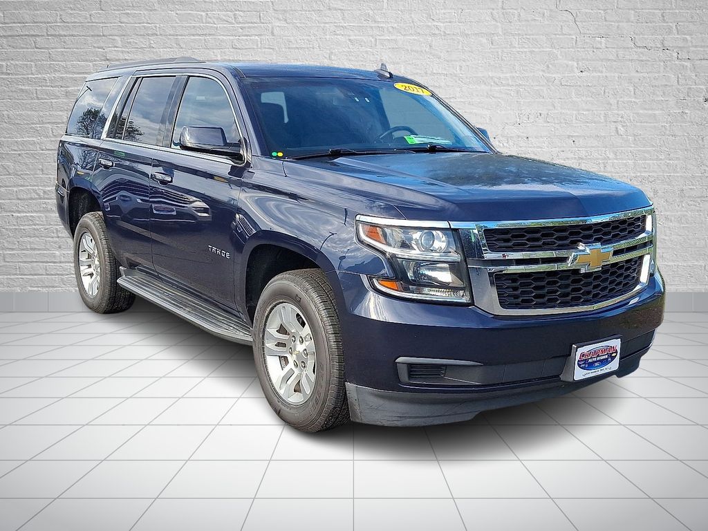 2017 Chevrolet Tahoe LS photo 3