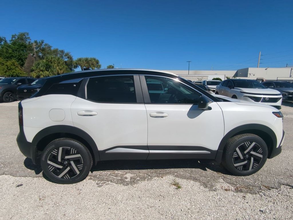 2026 Nissan Kicks SV photo 4