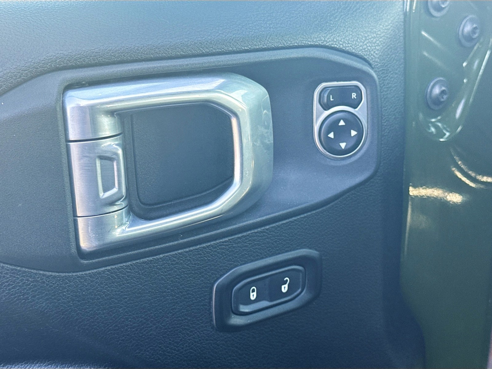 2021 Jeep Wrangler Unlimited Anniversary Edition photo 15