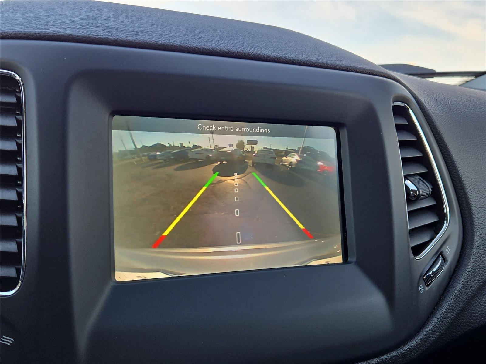 2018 Jeep Compass North Edition Latitude photo 5