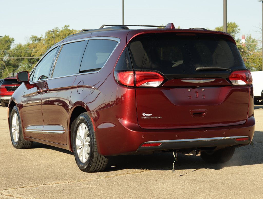 2017 Chrysler Pacifica Touring L photo 5
