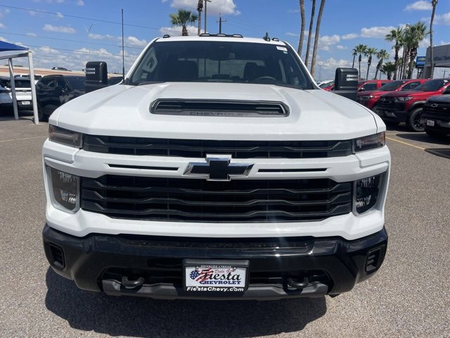 2026 Chevrolet Silverado 2500HD Custom photo 2