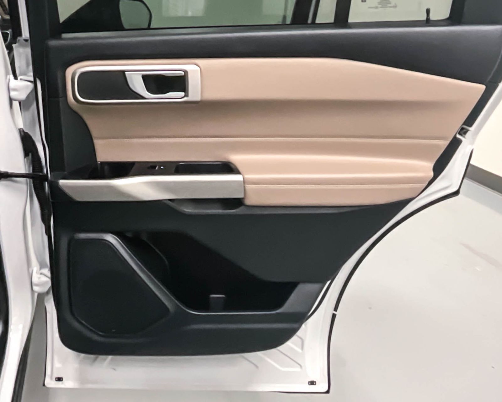 2023 Ford Explorer XLT Sport photo 17