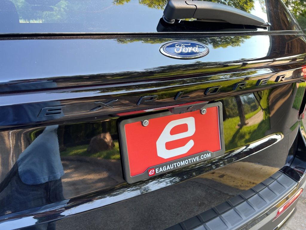 2025 Ford Explorer ST-Line photo 37