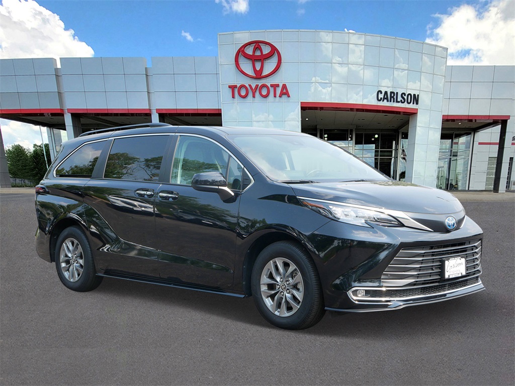 Used 2024 Toyota Sienna XLE with VIN 5TDJSKFC2RS137754 for sale in Minneapolis, Minnesota