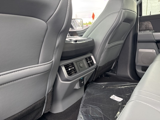 2025 Ford F-150 Lightning photo 23