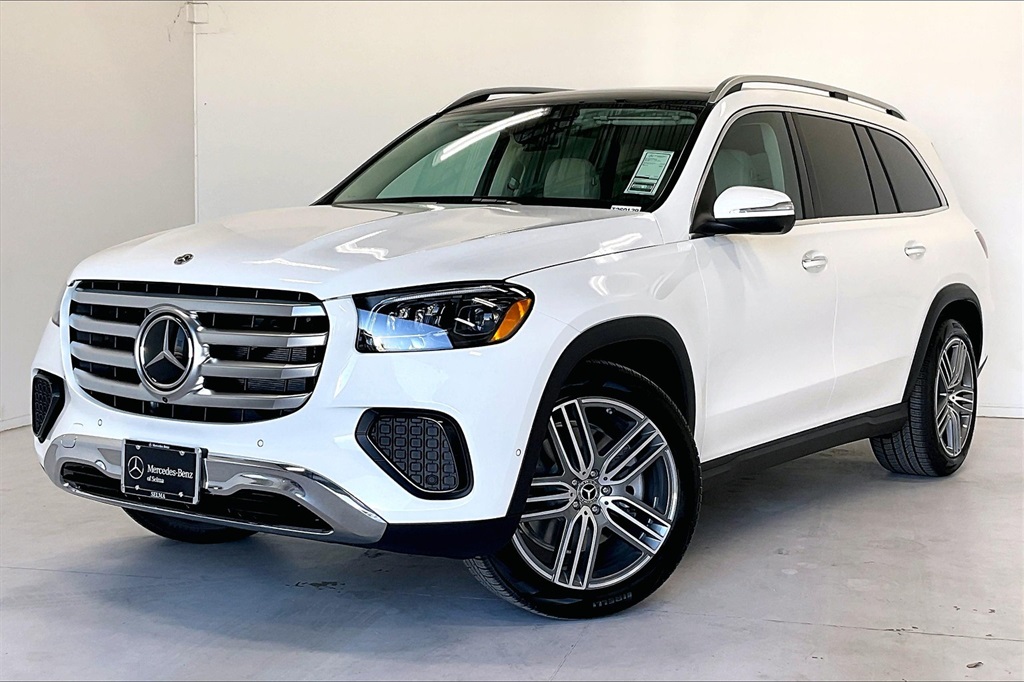 2026 Mercedes Benz GLS 450 4MATIC photo 2