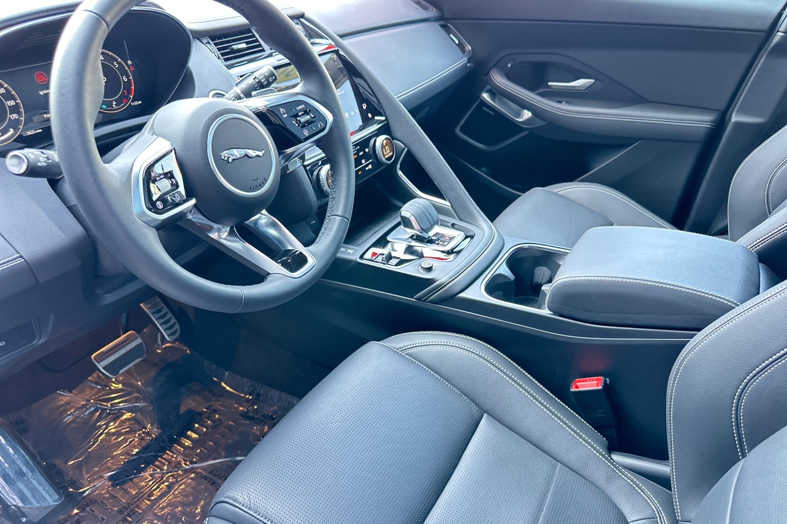 2024 Jaguar E-PACE R-Dynamic SE photo 7