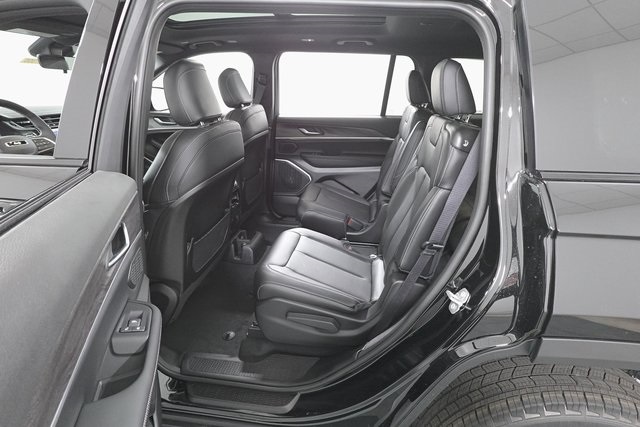 2025 Jeep Grand Cherokee Limited photo 25