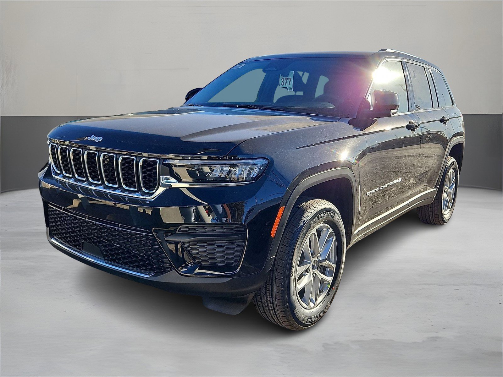 2025 Jeep Grand Cherokee Laredo's photo