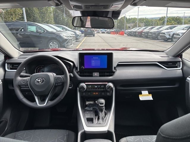 2025 Toyota RAV4 XLE photo 14