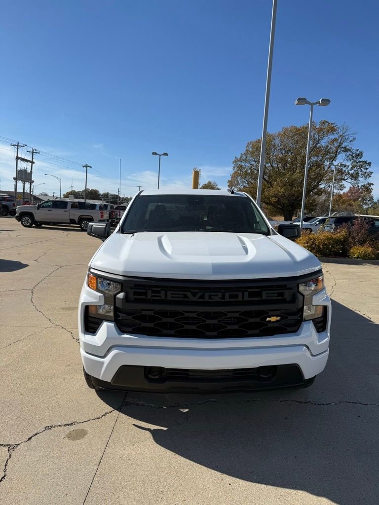 2026 Chevrolet Silverado 1500 Custom photo 3